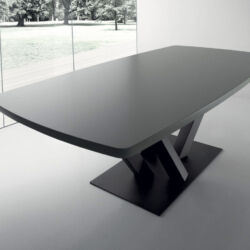 tree round table